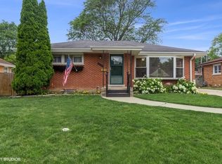 414 N Eastwood Ave, Mount Prospect, IL 60056