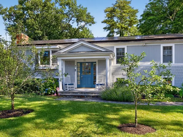 7 Vine St, Marion, MA 02738
