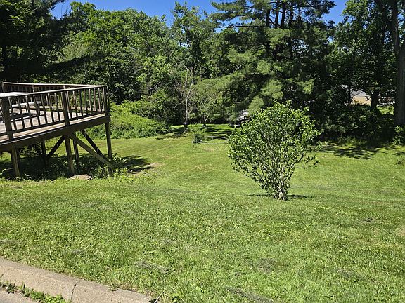 3rd image of 1767 Hassam Rd