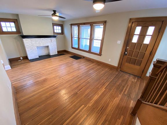 4th image of 1327 W 3rd Ave