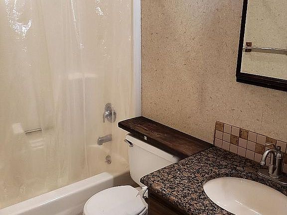 5th image of 53 Woodland Dr