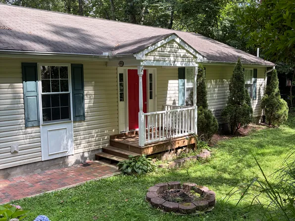 172 Mount Royal Dr, Arden, NC 28704