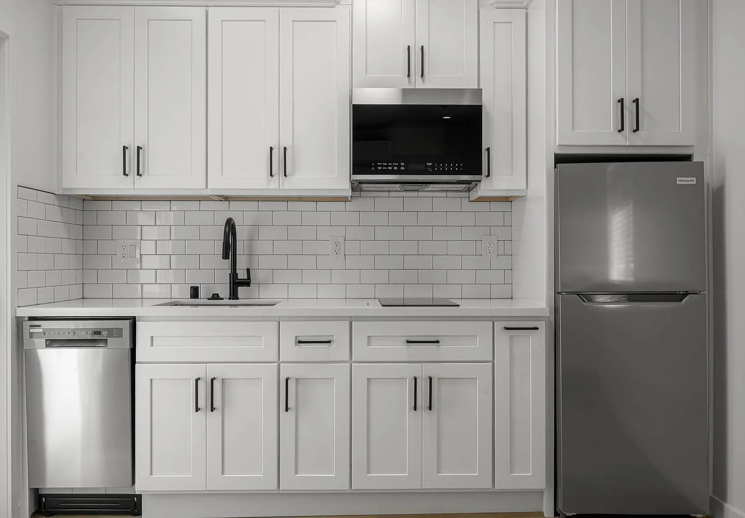 Studio, 1.0 bath, 325 sqft, $1,425 — Photo 4