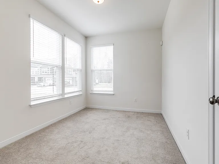 5610 Benoni Ct — Photo 4