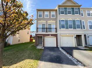 15718 John Diskin Cir, Woodbridge, VA 22191