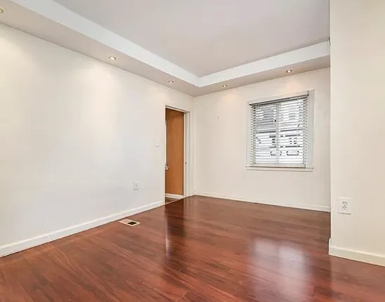 140 Home St — Photo 5