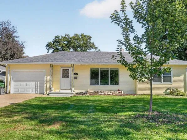 235 Windsor Dr, Waterloo, IA 50701
