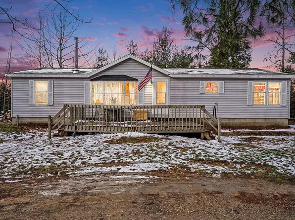 11262 Pierce St, West Olive, MI 49460