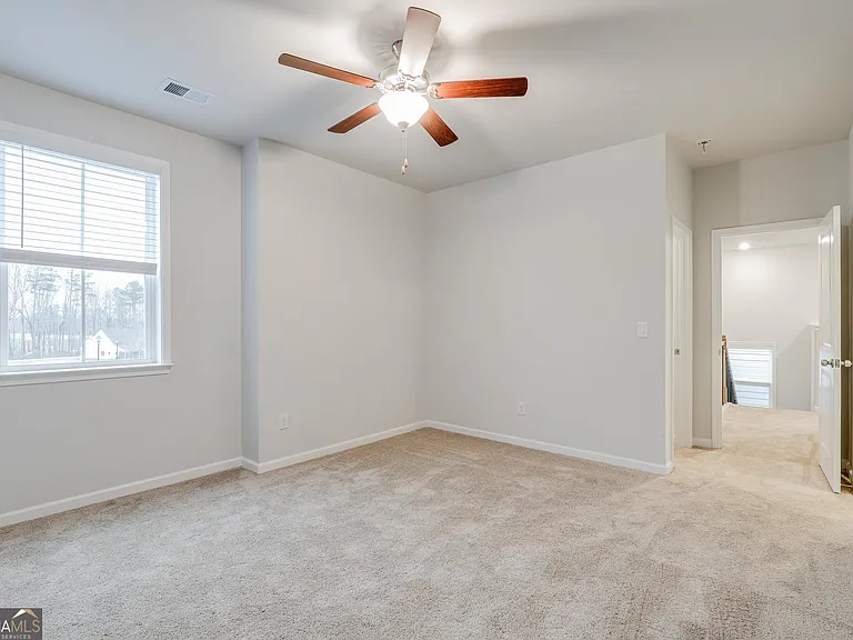 376 Caledonia Ct — Photo 32
