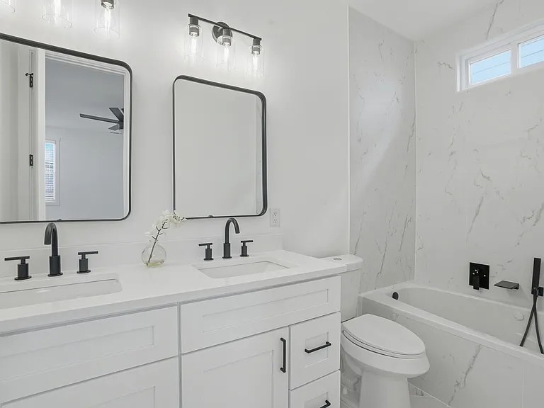 1230 E Anderson St — Photo 24