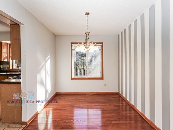 3rd image of 631 Eagle Ridge Rd