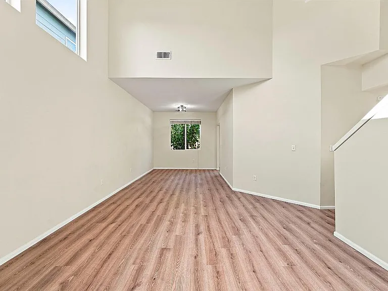 6038 Discovery St E — Photo 9