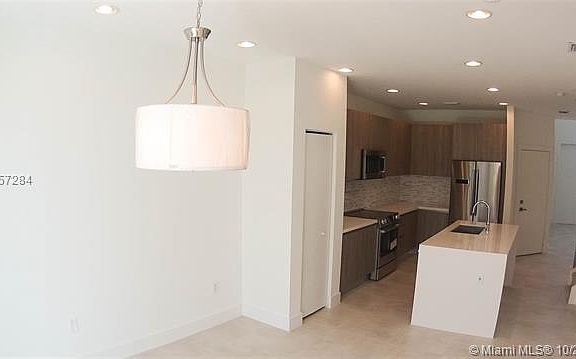 5th image of 10242 NW 72nd St #0