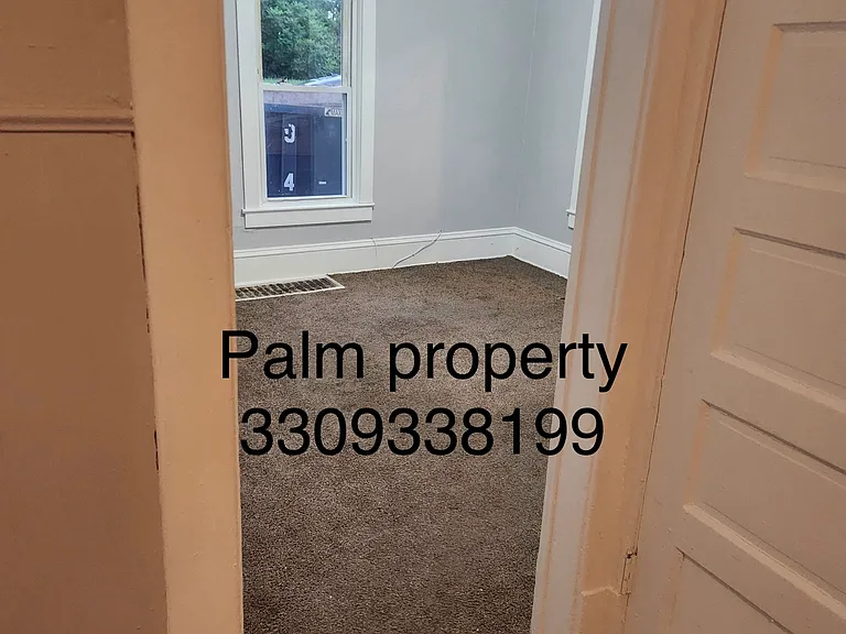 1933 Harvey Pl SE — Photo 1