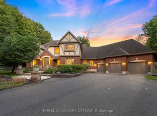 5596 Scobie Cres, Ottawa, ON K4M1B7