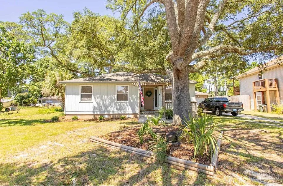 3 bed, 1518 sqft, $2,000 — Photo 1