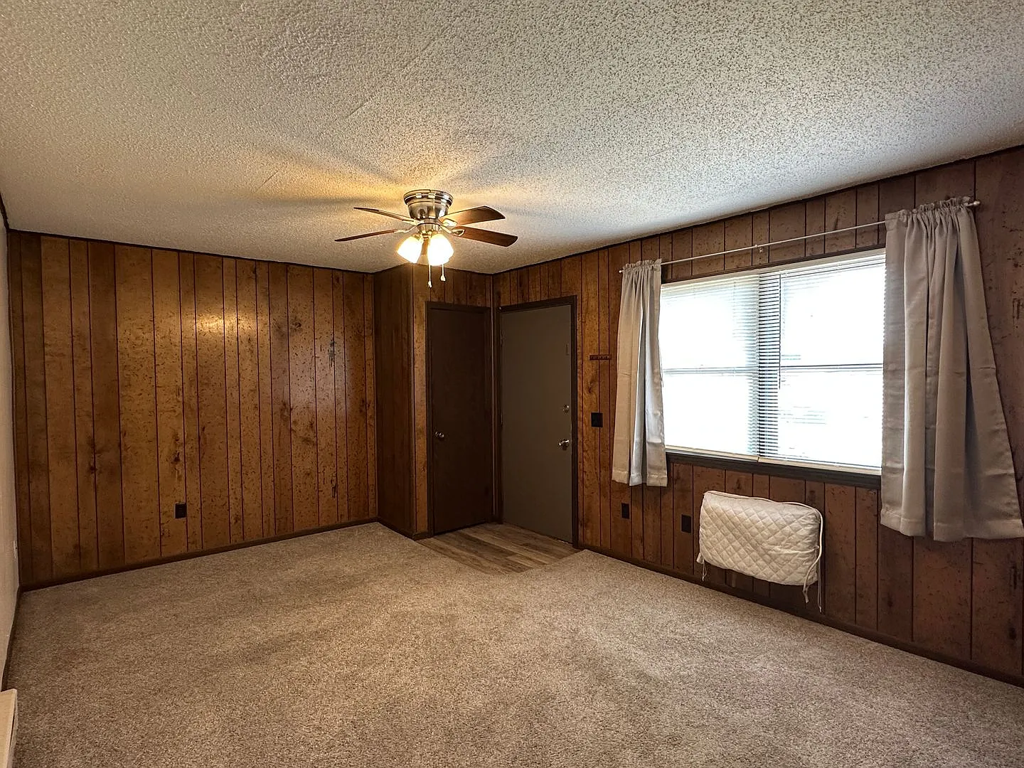 901 N Park St. — Photo 2