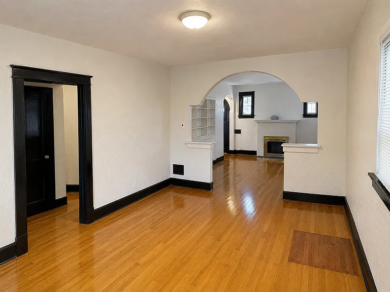 5448 Lisette Ave — Photo 4