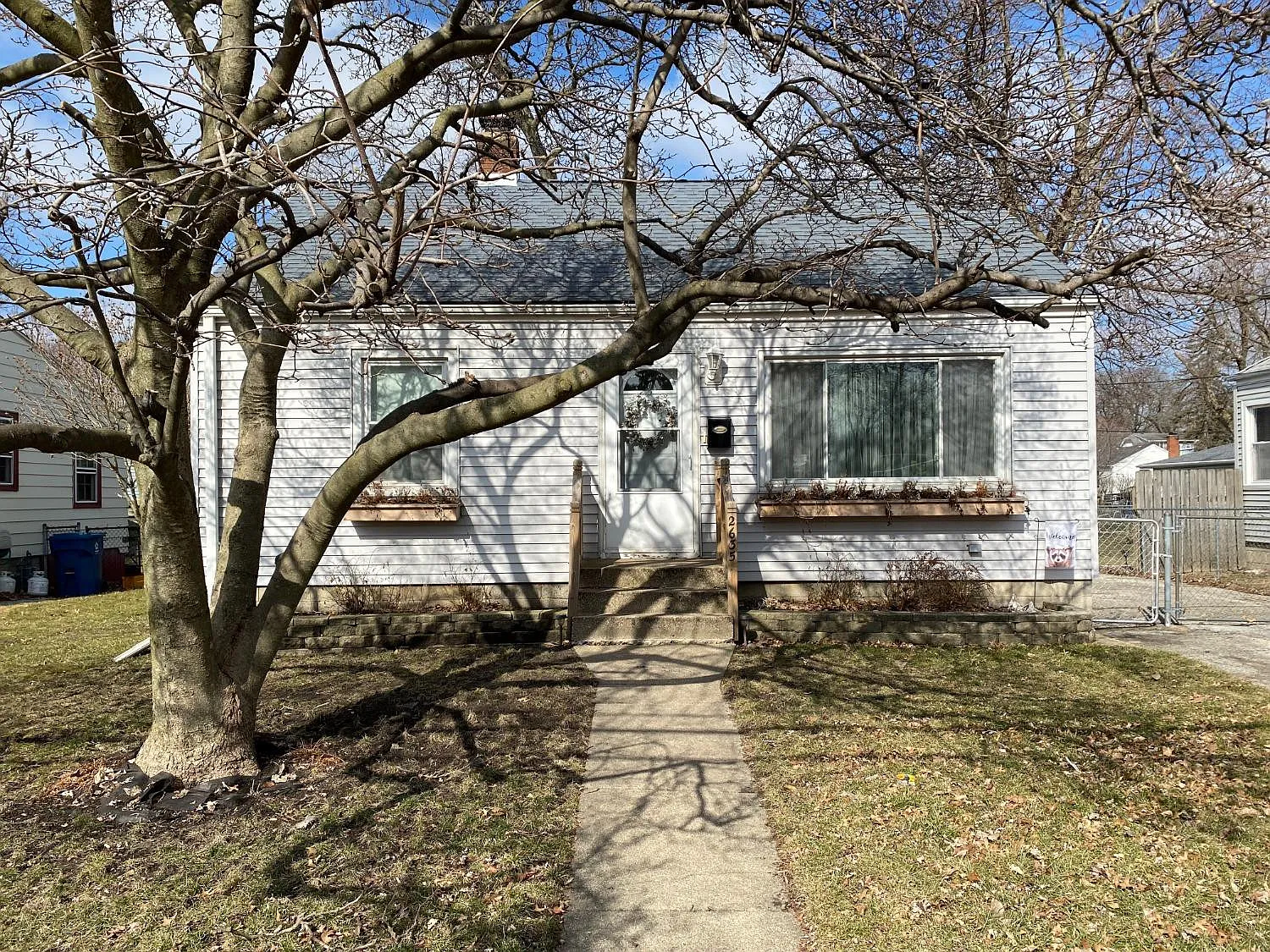 2635 Lincoln St photo 1