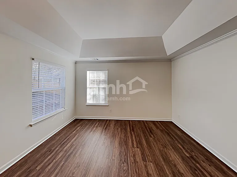 413 Village Way — Photo 7
