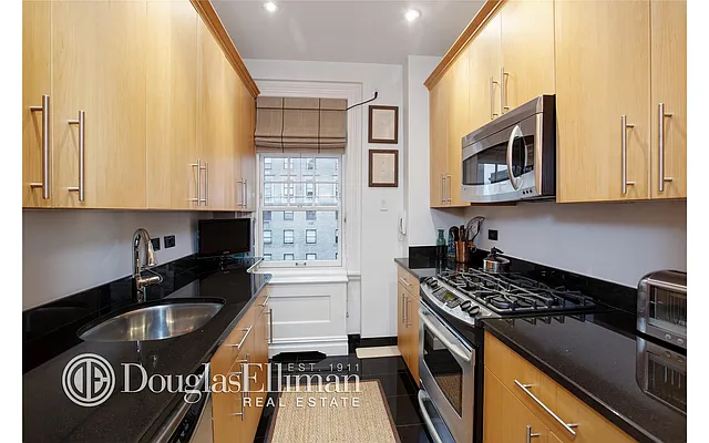 Sold by Douglas Elliman | media 10