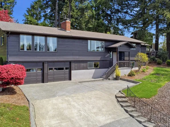 1290 Scenic View Dr, Stayton, OR 97383