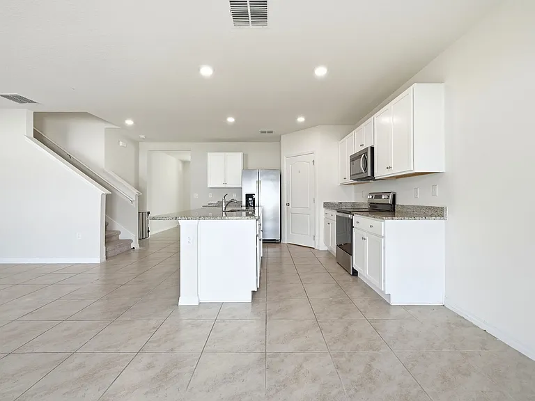 1019 Cascade Dr — Photo 4