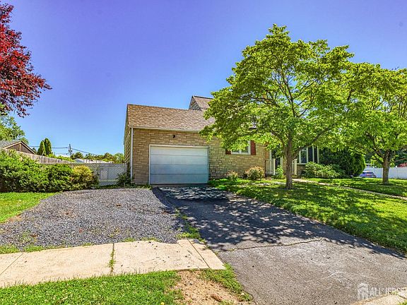 2nd image of 40 Windsor Dr