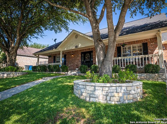 3rd image of 425 Mount Joy Dr