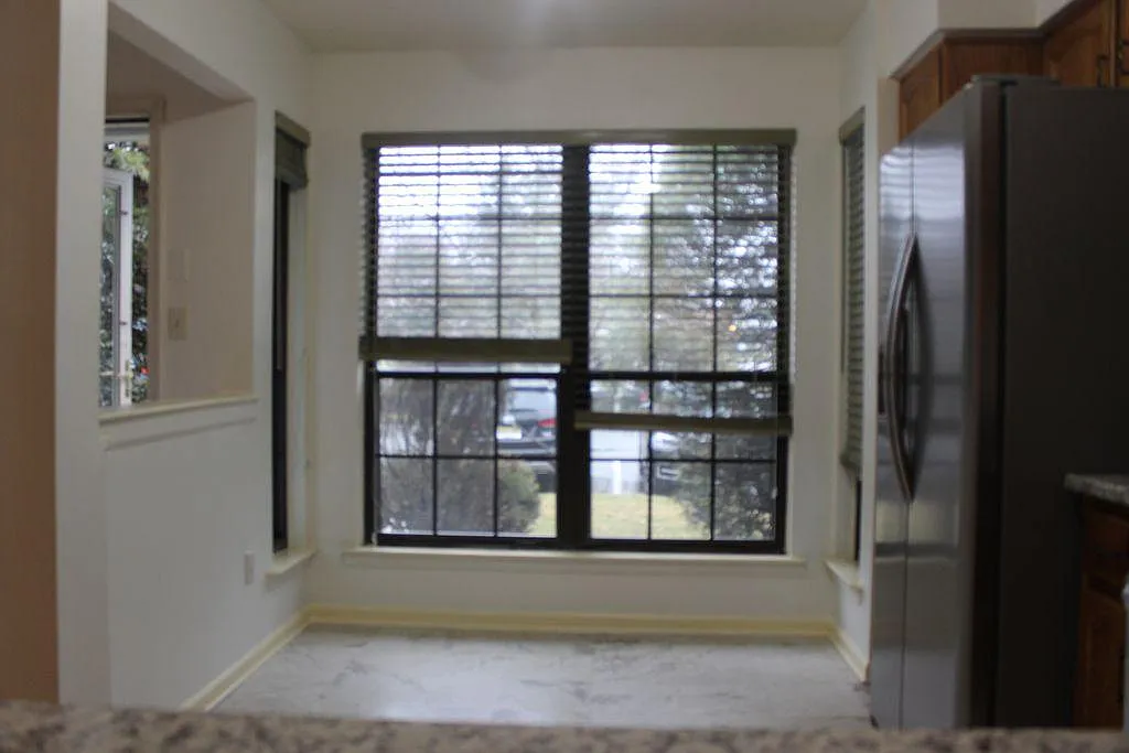 503 Maplecrest Rd — Photo 2