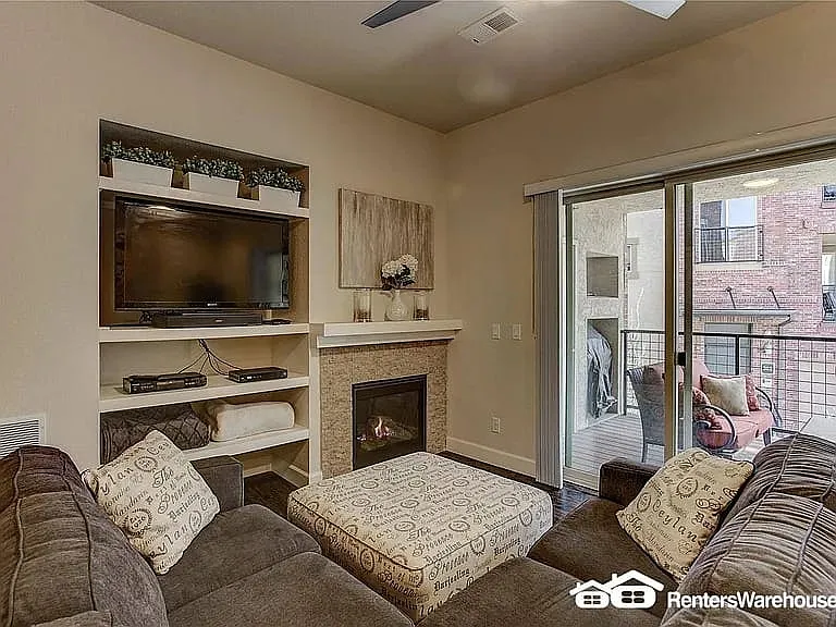 301 Inverness Way S — Photo 8