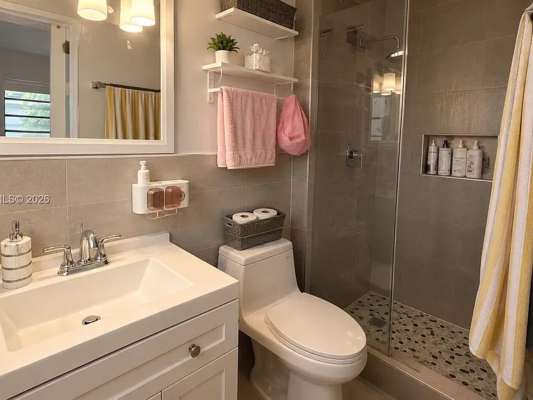 565 NE 179th Dr — Photo 16