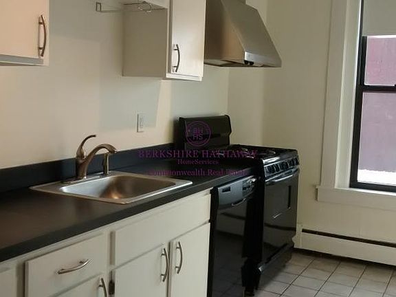 3rd image of 494 Massachusetts Ave APT 7