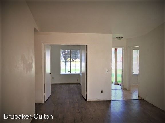 2nd image of 2438 Rose Ave