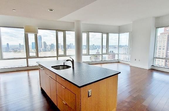 3rd image of 70 Little West St Penthouse 1B
