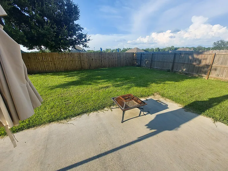 18046 Green Leaves Dr — Photo 10