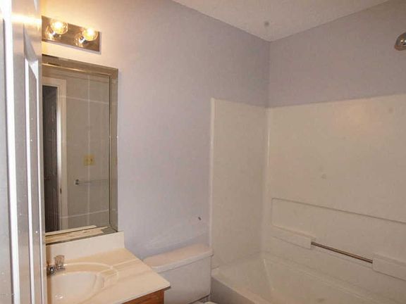 5th image of 2924 Churchwell Dr