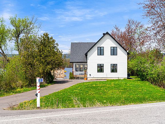 2nd image of 2882 Bay Rd