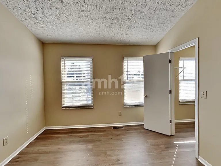 5798 Sharets Dr — Photo 10