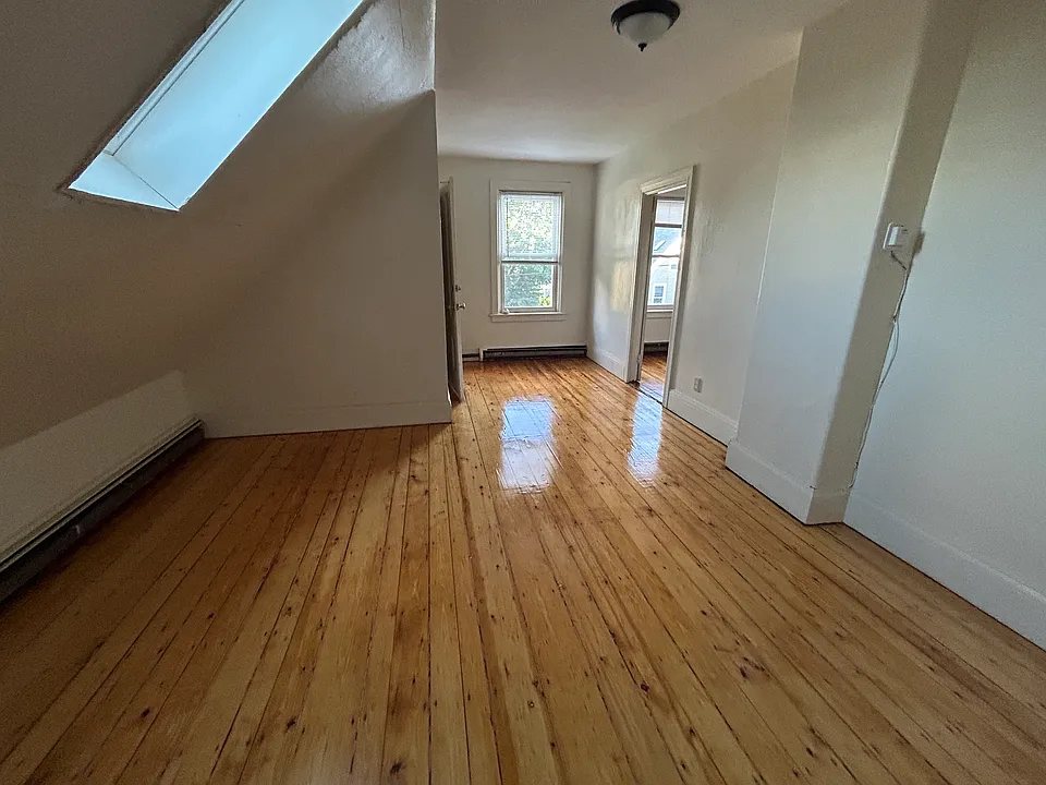54 Hillside Ave #3