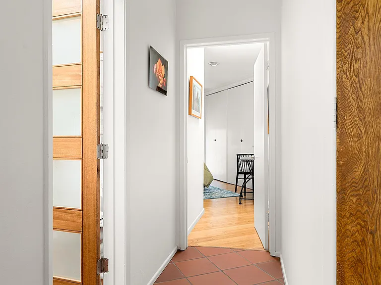 7038 Pacific View Dr — Photo 15