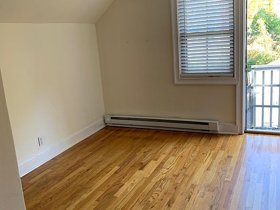 Spacious Eat-In Kitchen