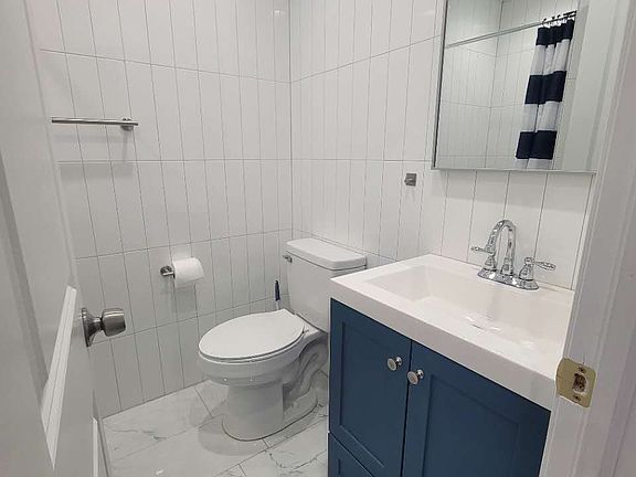 bath in bedroom 1