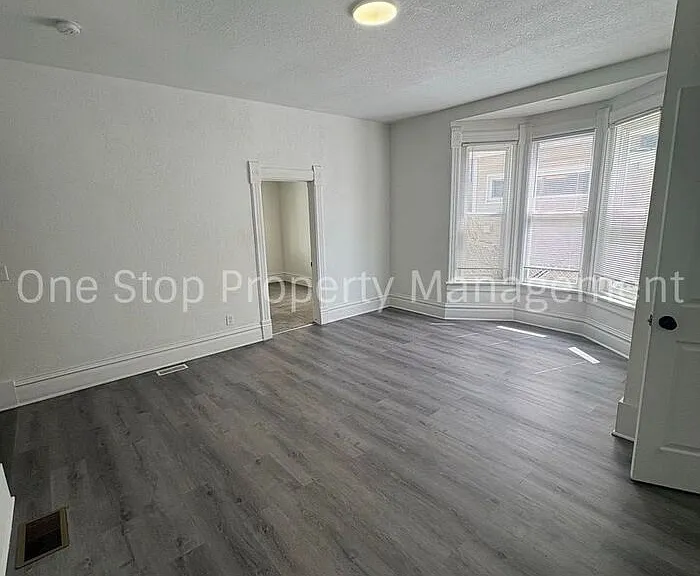 721 S Brookside Ave — Photo 3