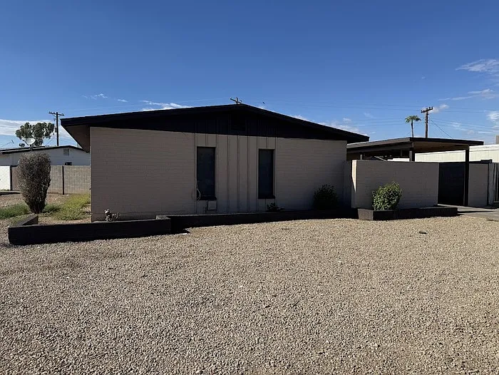 3 bed, 2.0 bath, 1090 sqft, $1,595 — Photo 1