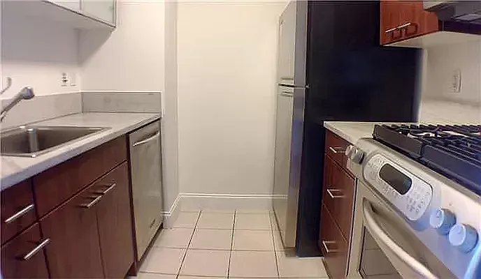 Rented by Manhattan Management Group | media 4