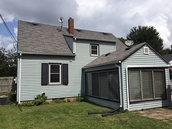 4th image of 2128 Sharon Ave