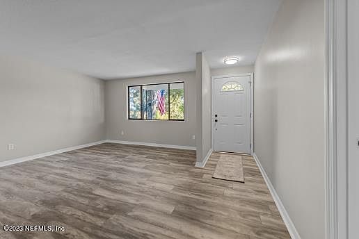 5th image of 952 DOSHIRE Drive