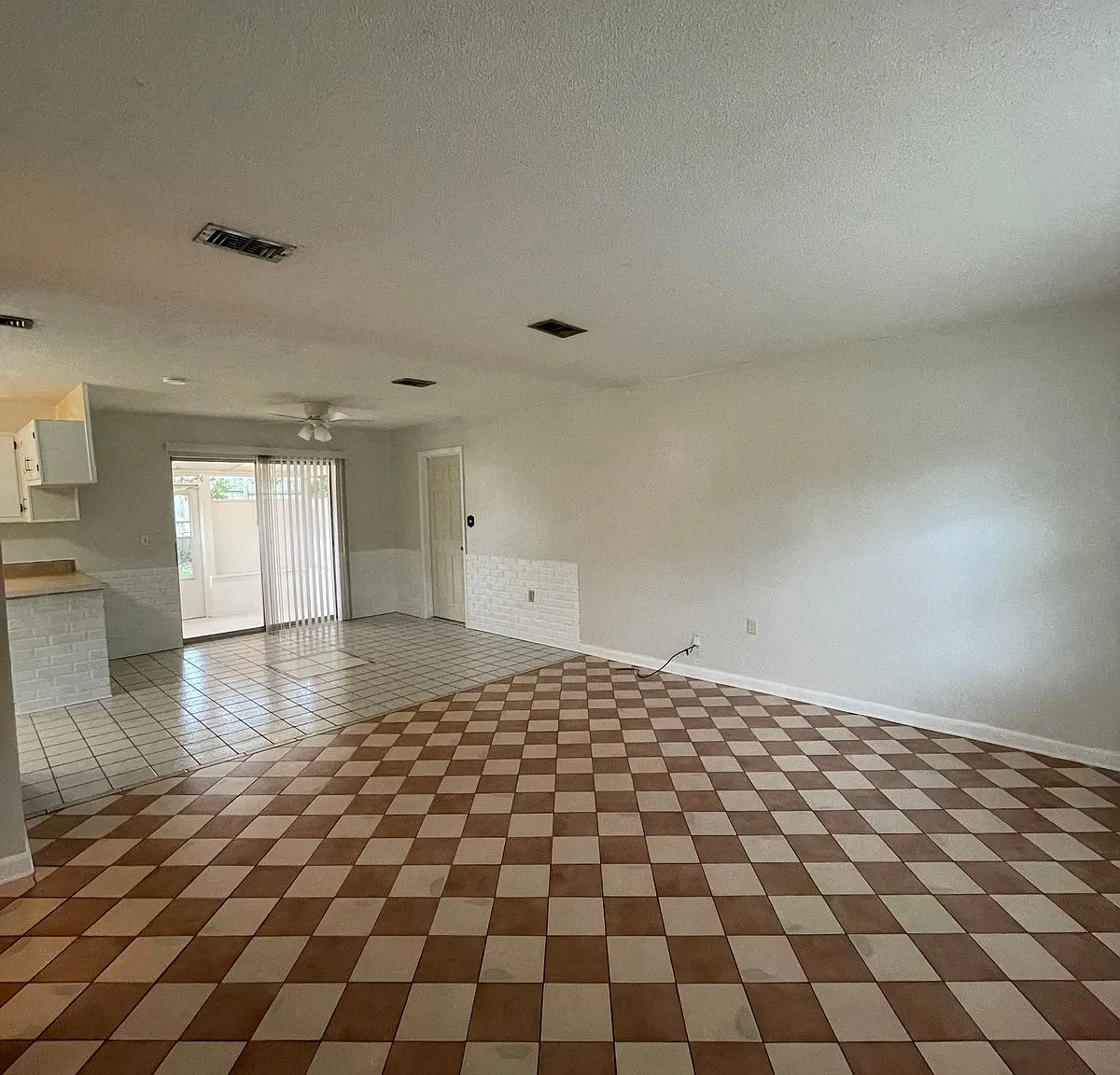 48 Fawn Lane — Photo 2