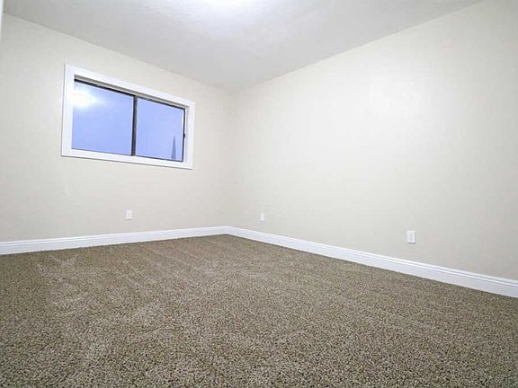 5th image of 1831 W Northgrand Ave